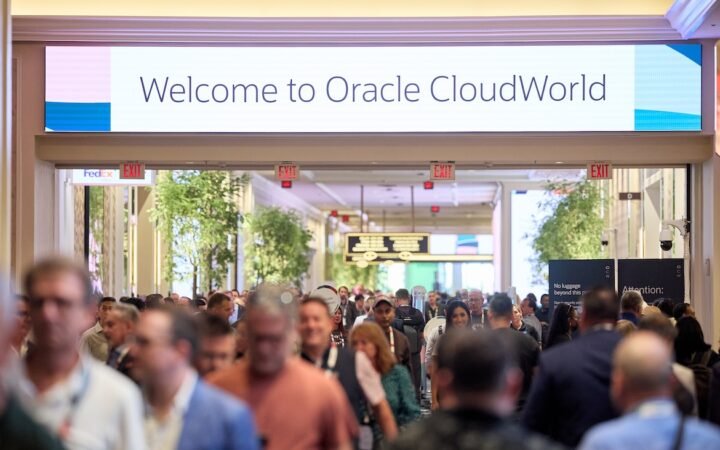 Oracle Forecasts Over $500 Billion in Cloud Booked Orders, Shares Soar