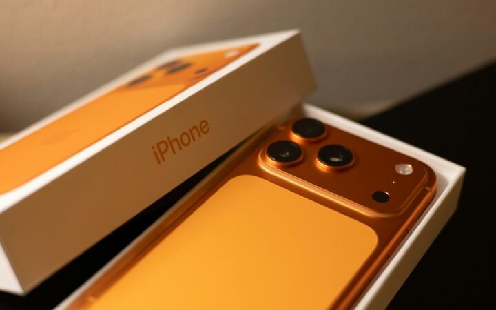 Apple Reaches $4 Trillion Market Cap, Joining Nvidia and Microsoft in AI-Led Tech Rally