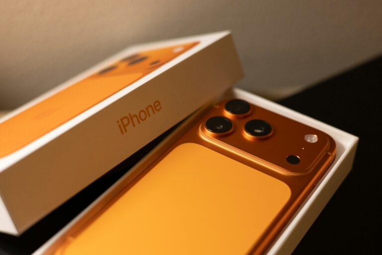 Apple Reaches $4 Trillion Market Cap, Joining Nvidia and Microsoft in AI-Led Tech Rally