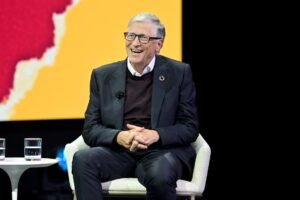 Bill Gates Predicts AI Will Cut Workweek to Two Days