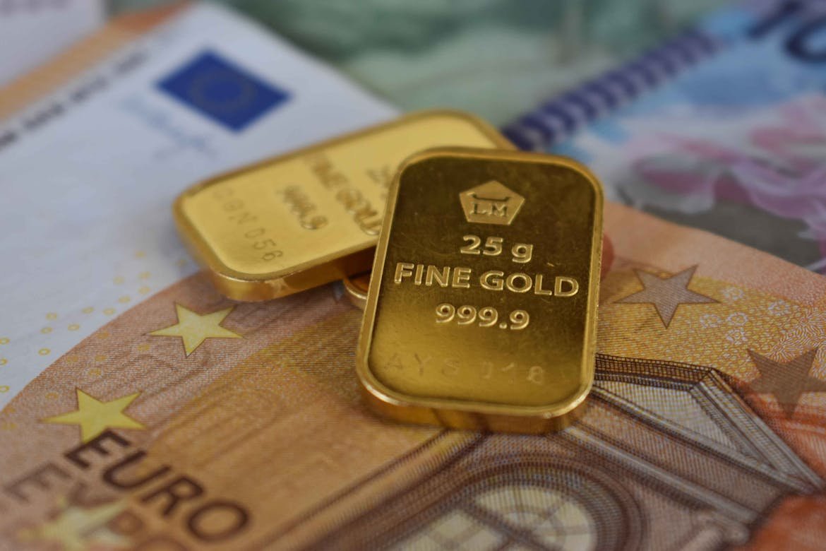 Gold Hits $4,000 an Ounce for the First Time in History