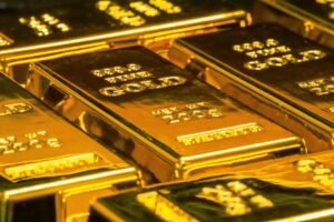 Gold Tops $4,200 an Ounce in Fresh Record as Safe-Haven Demand Accelerates