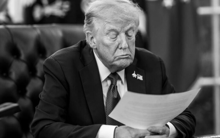 Ro Khanna Proposes Ban on Crypto Trading for Trump Family and Federal Officials