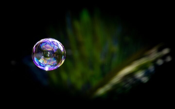 ‘Big Short’ Investor Michael Burry Warns of Market Bubble