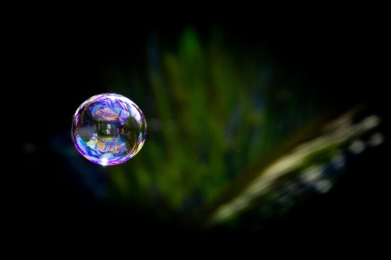 ‘Big Short’ Investor Michael Burry Warns of Market Bubble