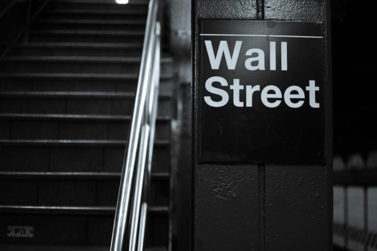 U.S. Stocks Hit Record Highs Despite Broad Market Declines