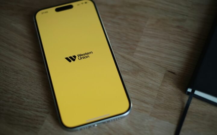 Western Union Pilots Stablecoin Settlements in Remittance Shift