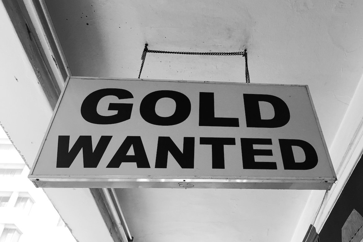 Deutsche Bank Lifts 2026 Gold Forecast to $4,450 as Central Banks Drive Demand