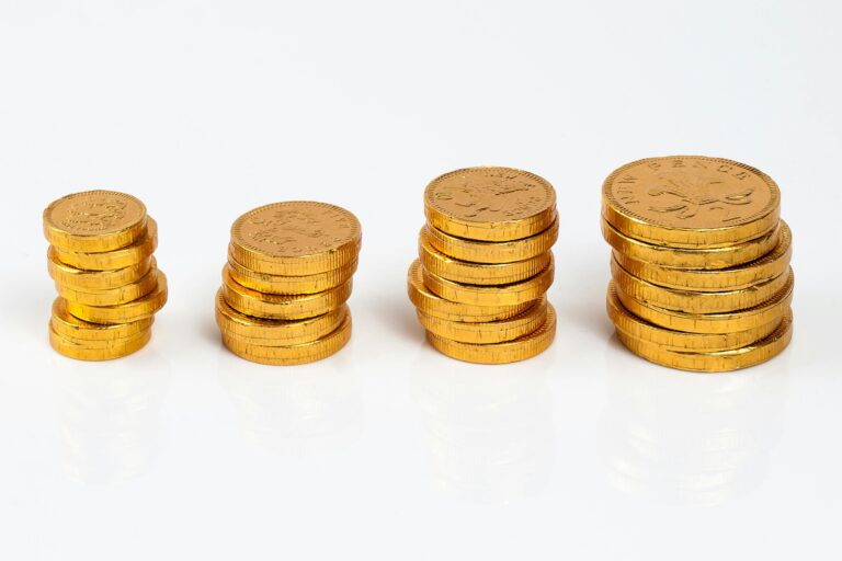 Gold Gains Modestly After Two-Day Slide as Rate-Cut Odds Shrink