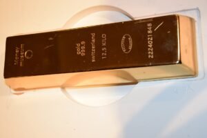 Gold Breaks $4,400 as Rate-Cut Bets Fuel Fresh Record Rally