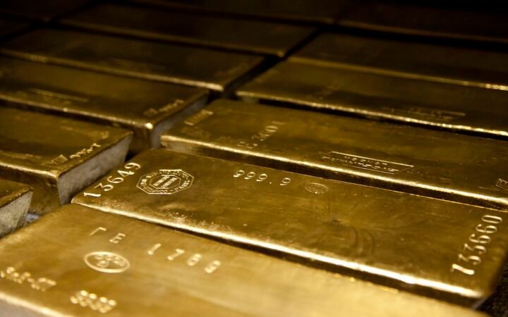 Gold Overtakes U.S. Treasuries in Central Bank Reserves After Historic Shift