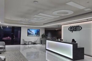 EPAM Plunges 20% After Outlook Disappoints, Worst Performer in S&P 500