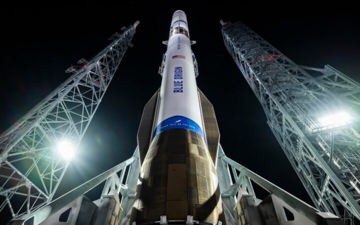 Blue Origin Develops Technology to Extract Oxygen From Lunar Soil