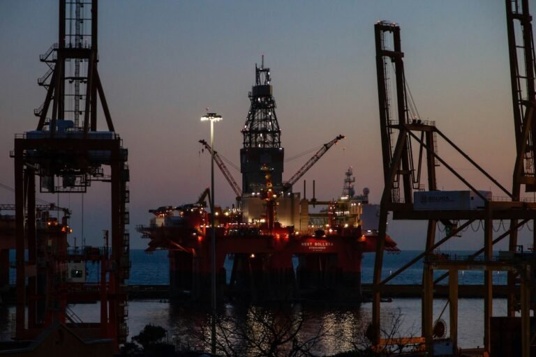 Oil Prices Rebound as Iran Accuses U.S. of Ceasefire Breach