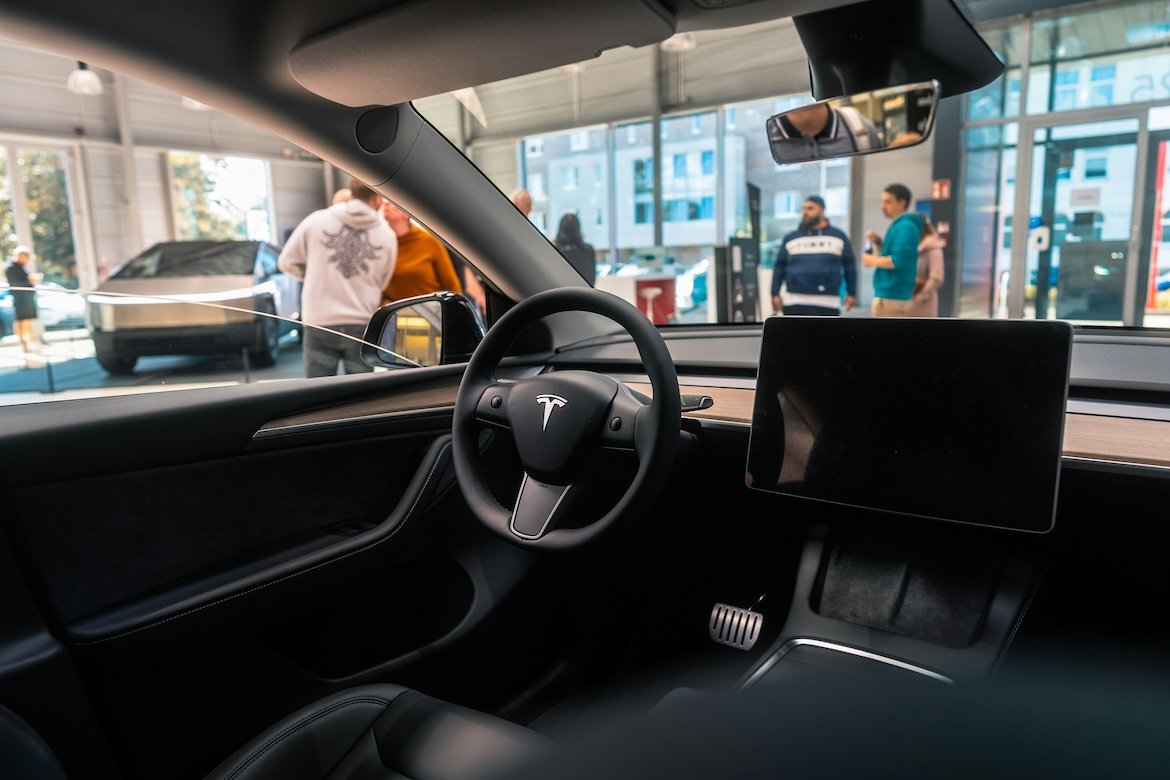 Tesla Expands Robotaxi Service to Dallas and Houston