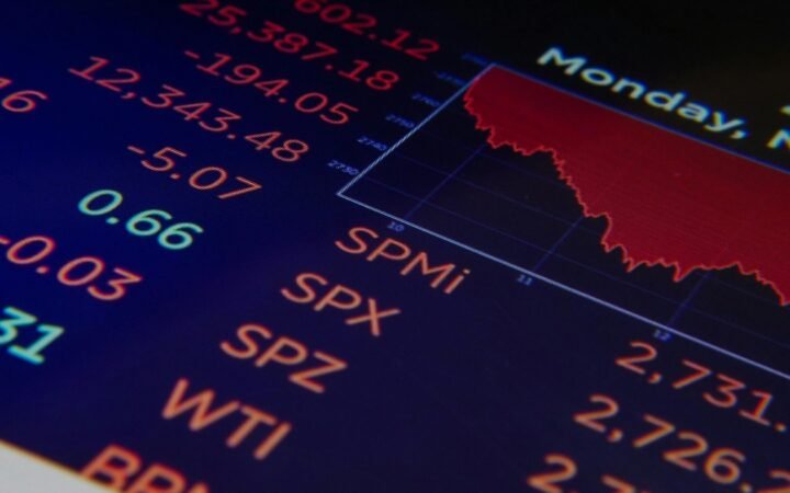 U.S. Stocks Lose $650 Billion as Markets Brace for Trump Deadline