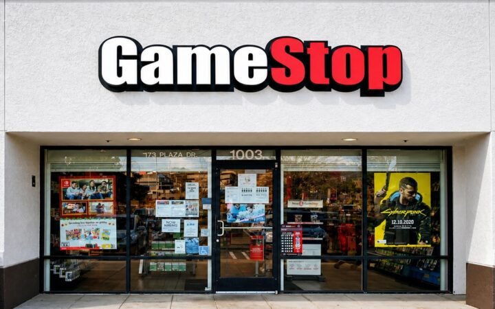 GameStop Shares Volatile After Cohen’s eBay Deal Pitch Raises Funding Questions