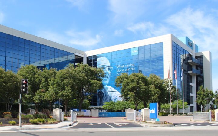 Intel Shares Hit Record High After 12% Surge on AI Demand and Apple Partnership Buzz