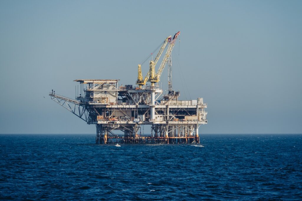 Oil Prices Crash Nearly 10% as Iran Deal Optimism Sparks Selloff