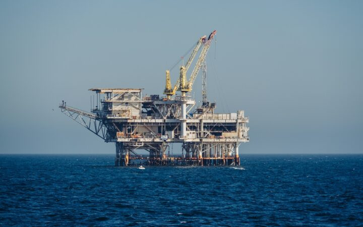Oil Prices Crash Nearly 10% as Iran Deal Optimism Sparks Selloff