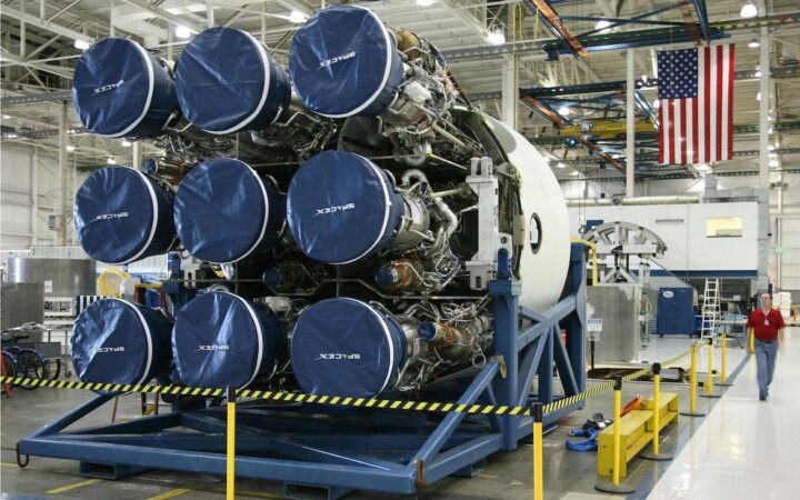 SpaceX Unveils Starship V3 as Pre-IPO Valuation Slips on Hyperliquid