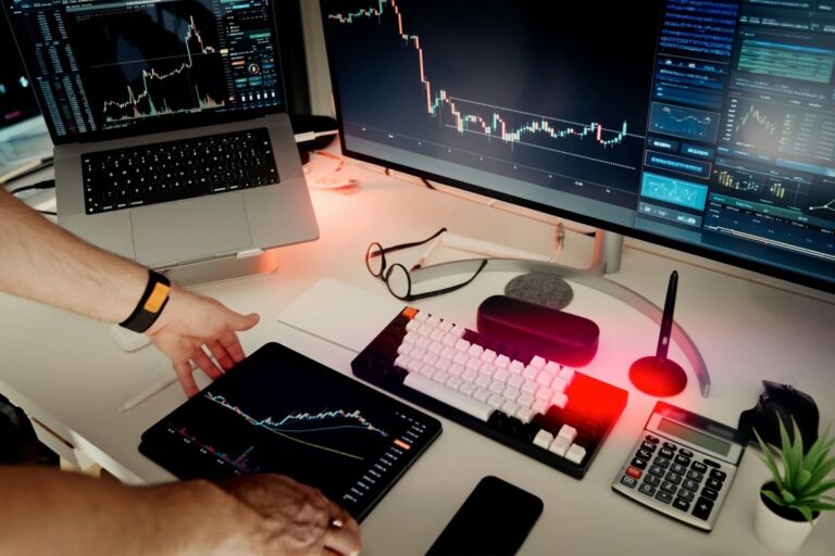 What Is Decentralized Finance (DeFi)? A Beginner’s Guide