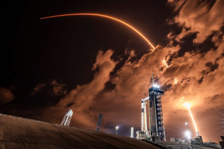 Motley Fool Warns SpaceX May Be Overvalued by More Than 90%
