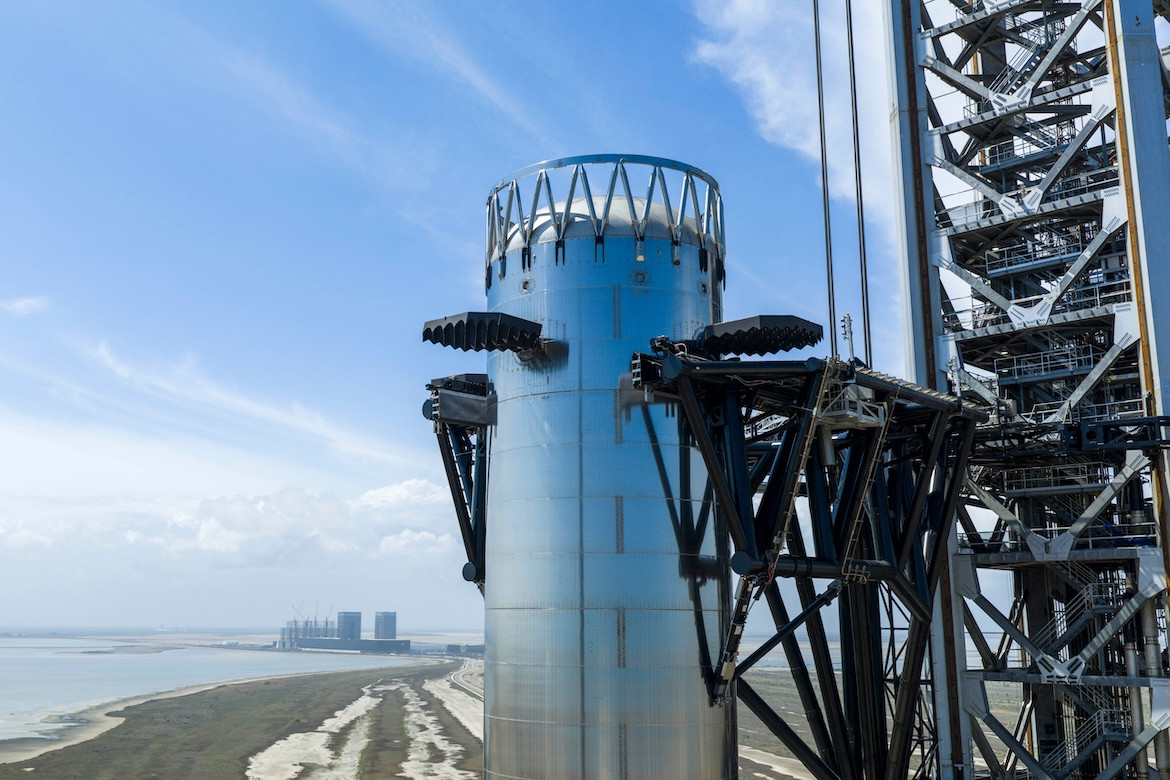 SpaceX Plans to Bring Starlink Mobile Service Directly to U.S. Consumers