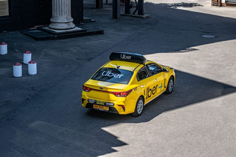 Uber, Lucid and Nuro Partner to Launch Robotaxi Service in Houston