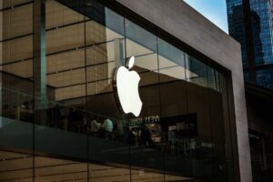 Apple Reclaims Title of World’s Most Valuable Company as Market Value Approaches $5 Trillion