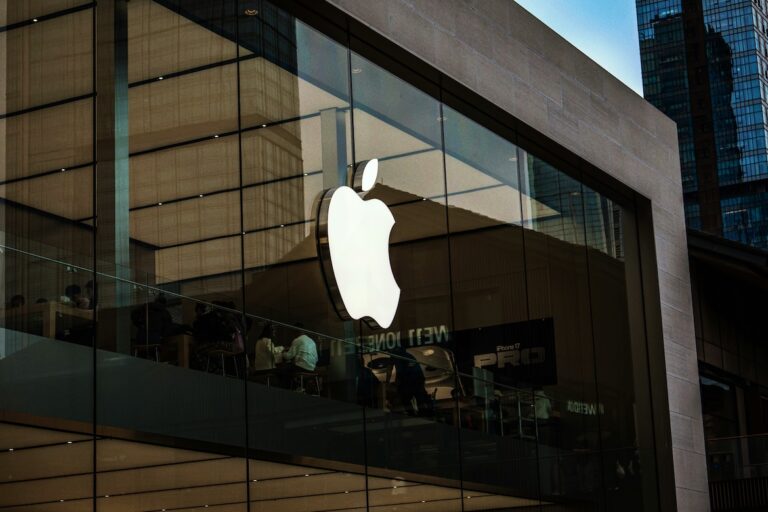 Apple Reclaims Title of World’s Most Valuable Company as Market Value Approaches $5 Trillion