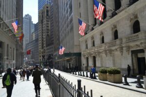 $7 Trillion Triple Witching Hits Wall Street as Traders Brace for Post-Expiry Volatility