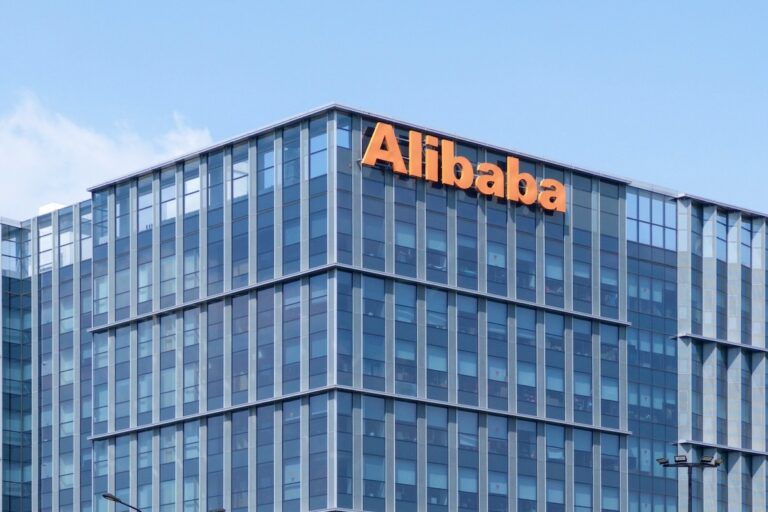 Alibaba Unveils Zhenwu V900 AI Chip as It Plans 20GW Data Center Expansion