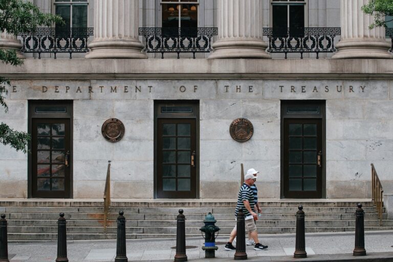 Treasury Yields Surge to 2007 Highs as Weak $70 Billion Auction Rocks Markets