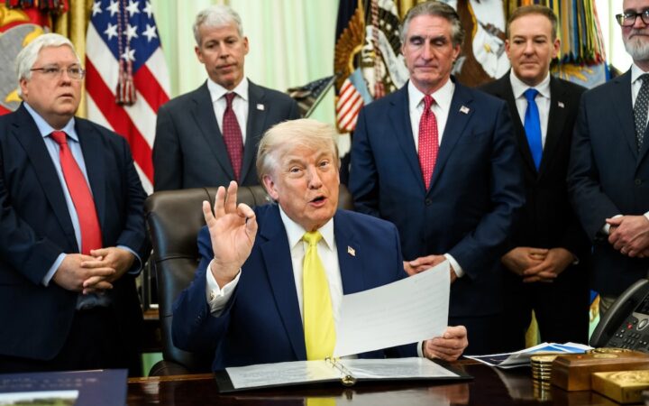 Trump Promises $5,000 Payments to U.S. Adults if Republicans Win Midterms