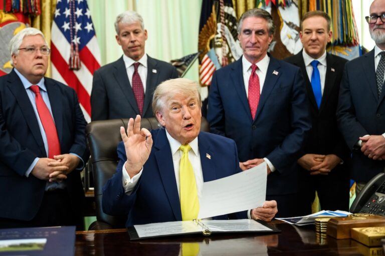Trump Promises $5,000 Payments to U.S. Adults if Republicans Win Midterms