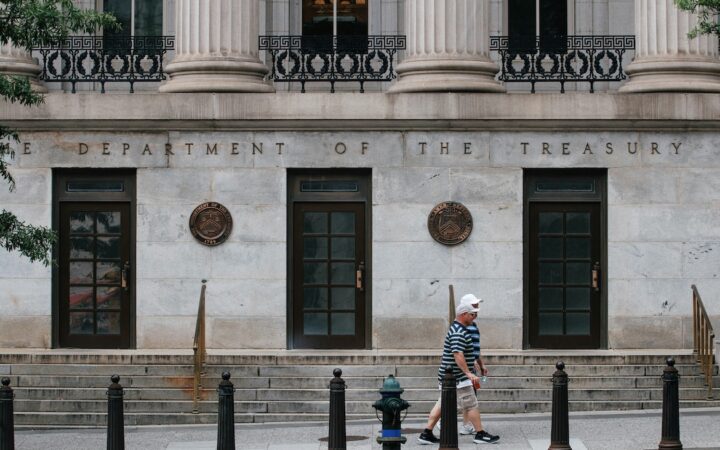 U.S. Treasury Prepares Larger Debt Buybacks as Bessent Moves to Cool Bond Yields