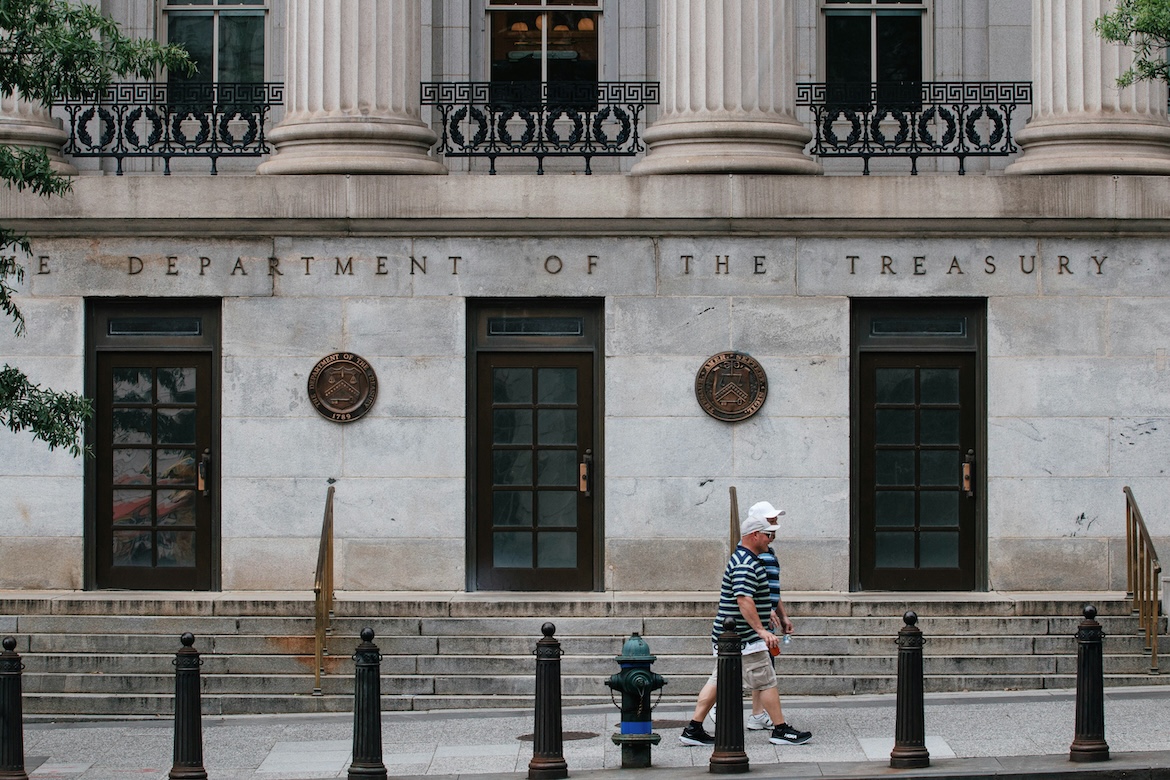 U.S. Treasury Prepares Larger Debt Buybacks as Bessent Moves to Cool Bond Yields