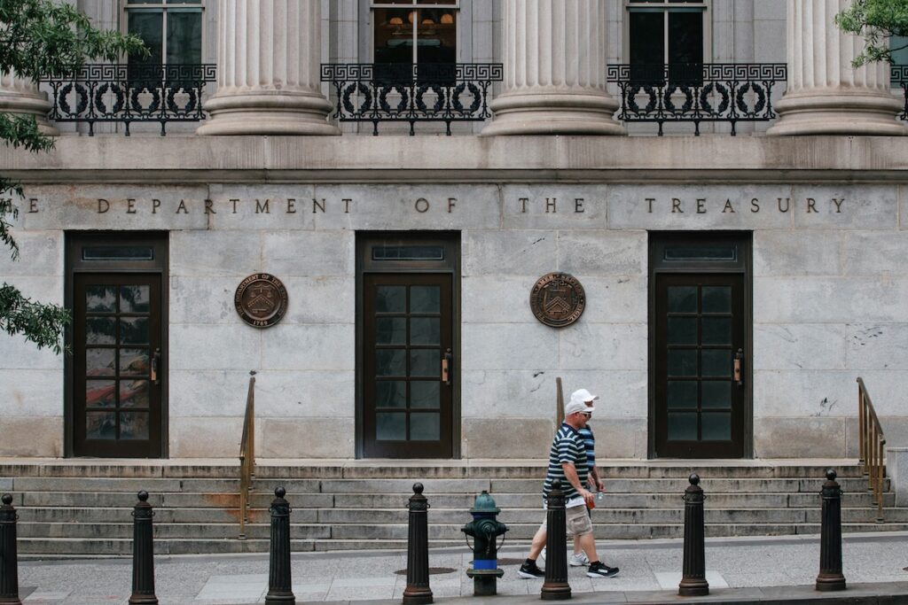 U.S. Treasury Yields Hit Multi-Decade Highs as Rising Debt Intensifies Bond Market Pressure