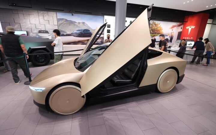 ARK Invest Sees Tesla Stock at $4,400 by 2031 as Robotaxis Drive Valuation