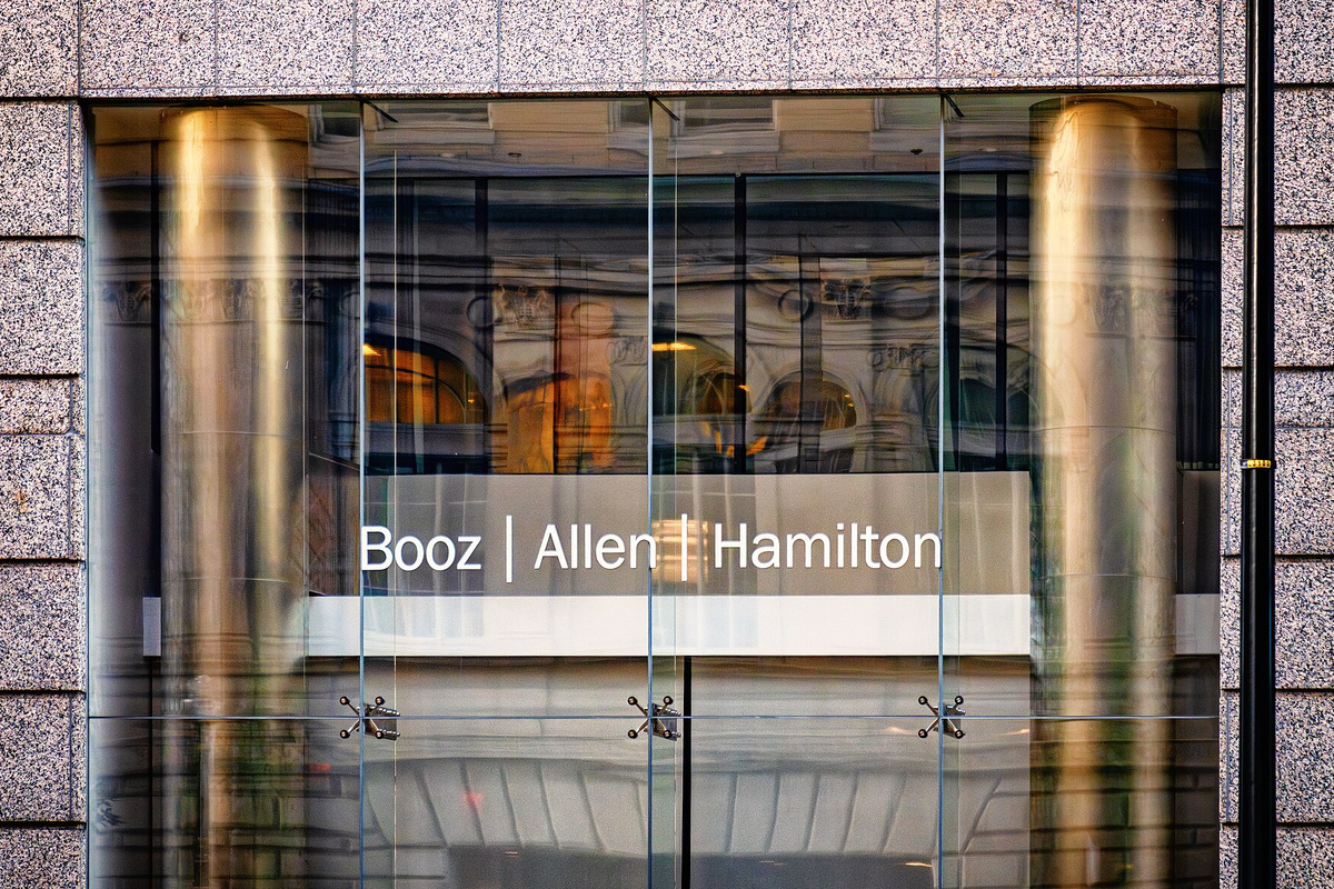 Booz Allen Raises Earnings Outlook Despite Revenue Decline