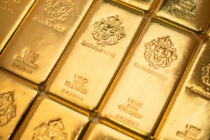 Gold Falls Below $4,000 Again as Inflation Fuels Fed Hike Bets
