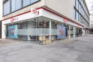 HSBC Posts 32% Q3 Pretax Profit Rise, Plans $1 Billion Buyback