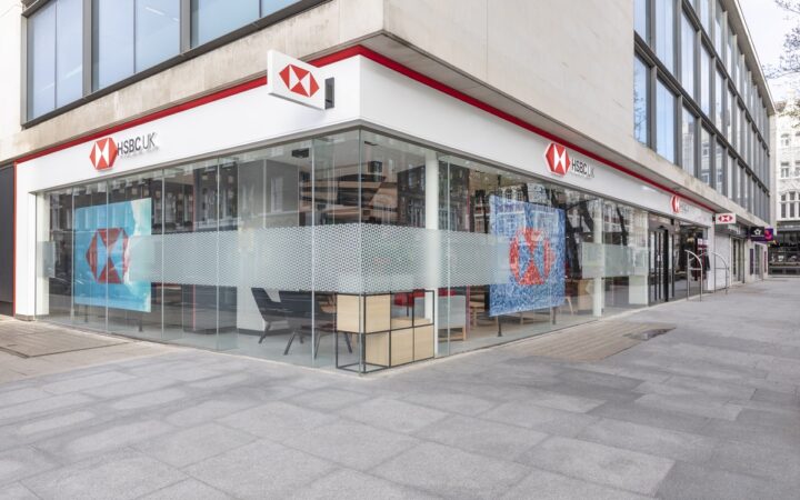 HSBC Posts 32% Q3 Pretax Profit Rise, Plans $1 Billion Buyback