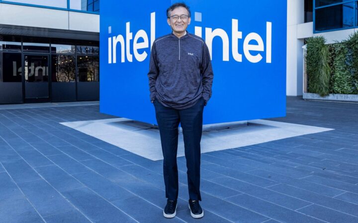 Intel Stock Plunges 20% as Weak Q4 Outlook Overshadows Earnings Beat