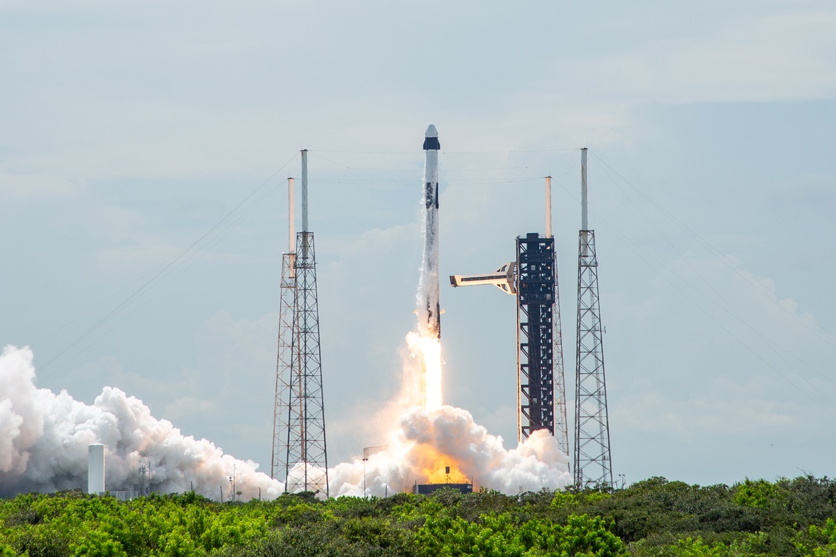 JPMorgan More Than Doubles SpaceX Price Target to $500