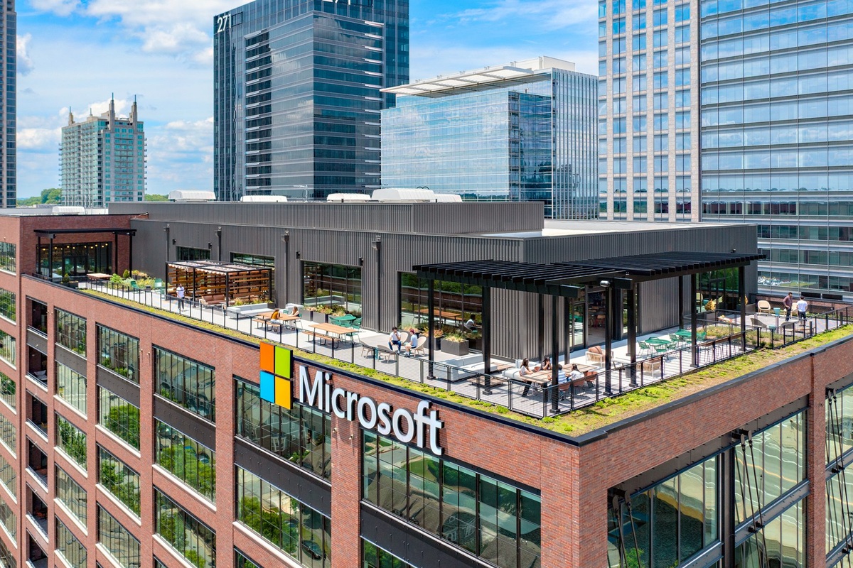 Microsoft Stock Rises 4% as Azure Growth Drives Earnings Beat