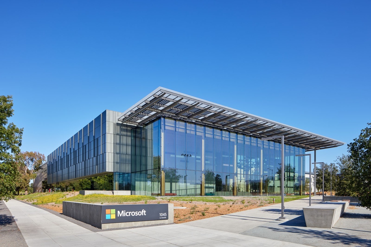 Microsoft Revenue Growth Accelerates Amid AI Push and Job Cuts