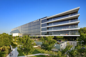 Oracle Stock in Focus as AI Agent Studio Targets Industry Workflows