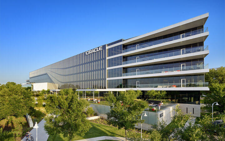 Oracle Stock in Focus as AI Agent Studio Targets Industry Workflows